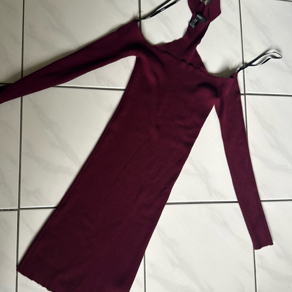 Firm fitting  Rib Long Sleeve Cutout Dress Size Medium Burgundy